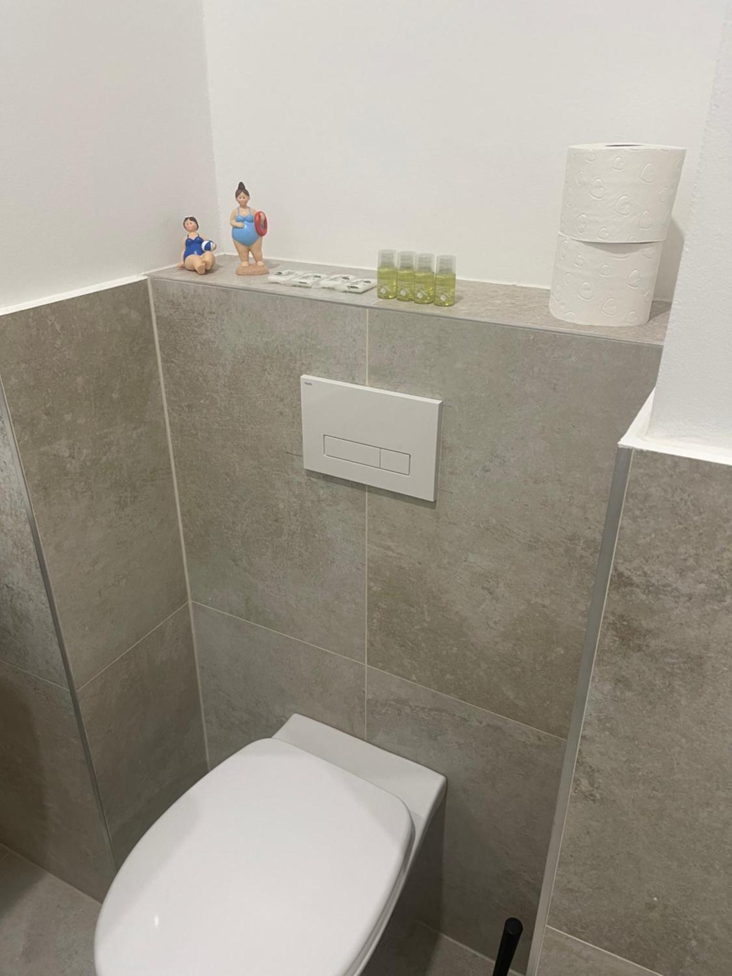 New With Balcony 11 * Viena